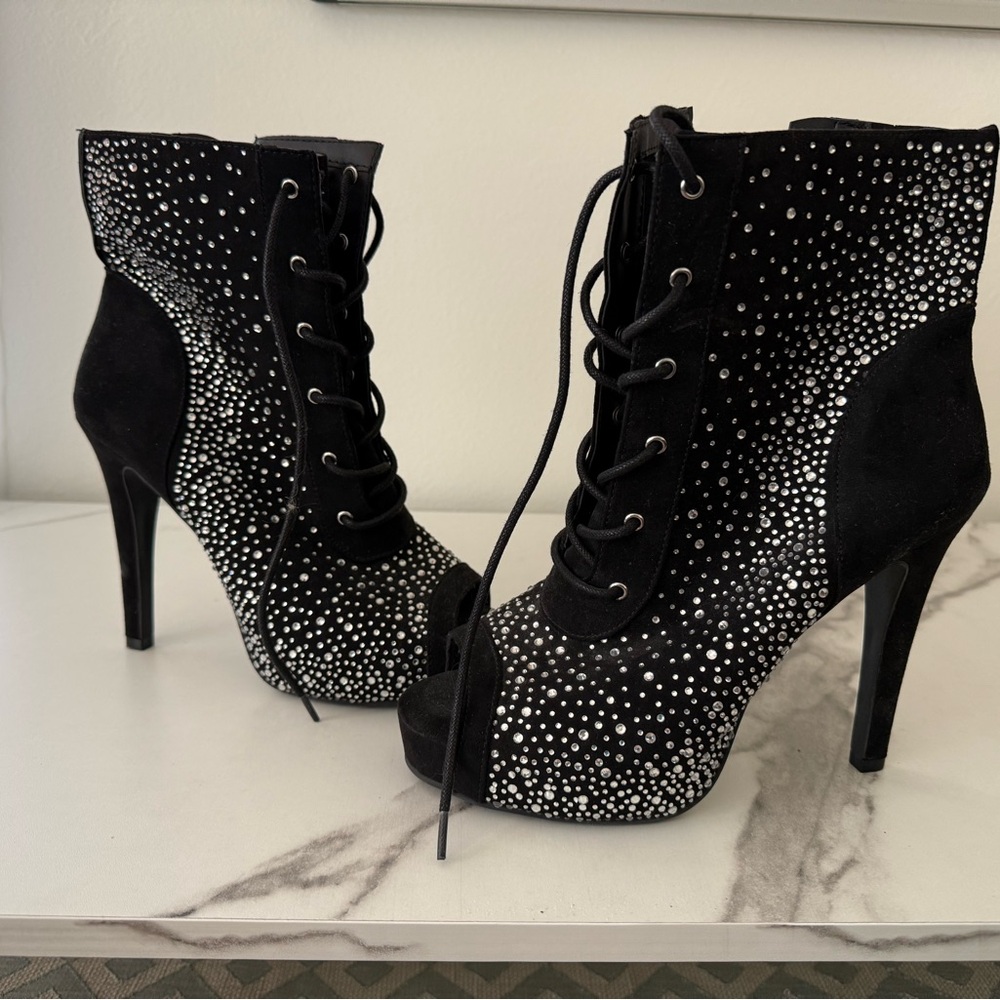 Torrid - SIZE 9- NWT- Peep Toe Lace-Up Heel Bootie (WW)
